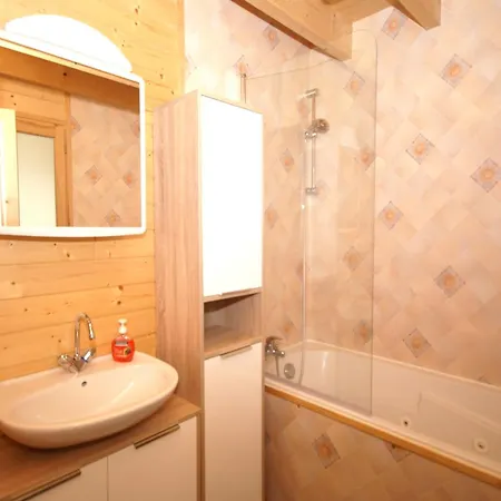 Chalet Du Lac Nature Escape *