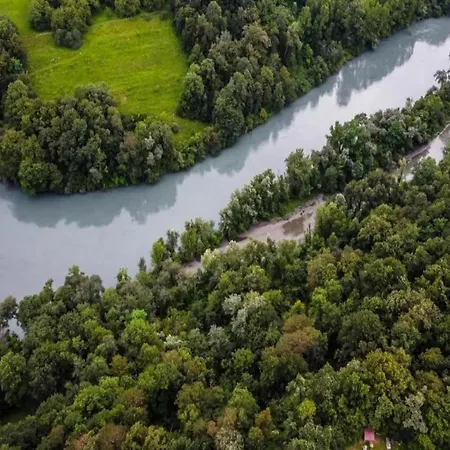 シャレー In Near & Castle